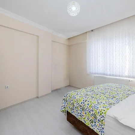 Spacious Flat W Balcony Near Metro In Osmangazi
