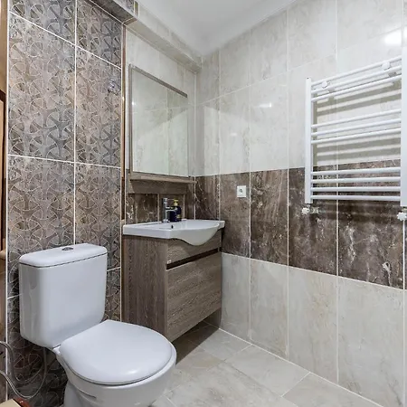 Spacious Flat W Balcony Near Metro In Osmangazi *