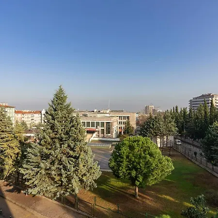 Spacious Flat W Balcony Near Metro In Osmangazi *